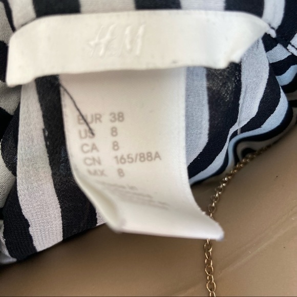 💋 H&M striped sheer black white casual sleeveless button up top 8 - Picture 10 of 10